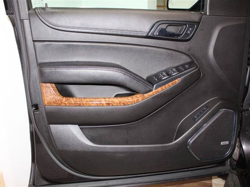 Used 2015 Chevrolet Tahoe LTZ AWD/4WD image 30
