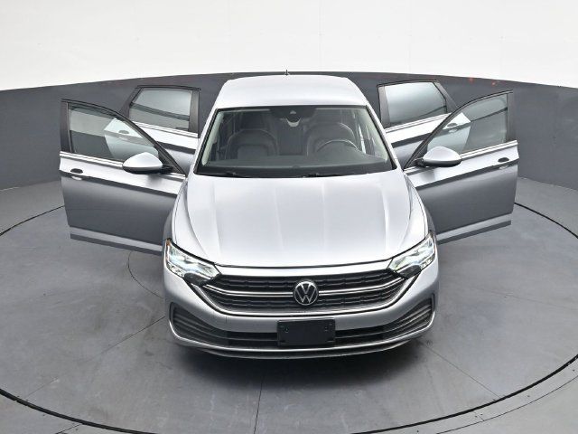 Used 2024 Volkswagen Jetta SE FWD image 39