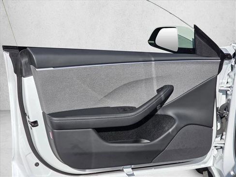 Used 2025 Tesla Model 3 Long Range image 11