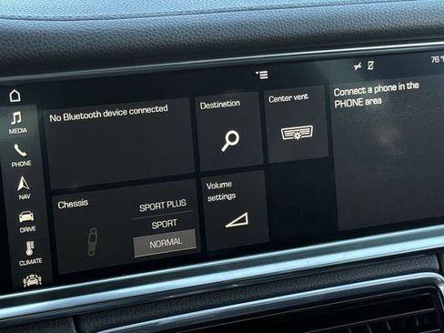 Used 2017 Porsche Panamera 4 AWD/4WD image 17