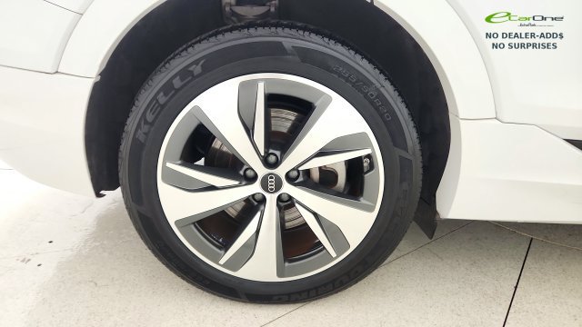 Used 2024 Audi Q8 e-tron Premium AWD/4WD image 76