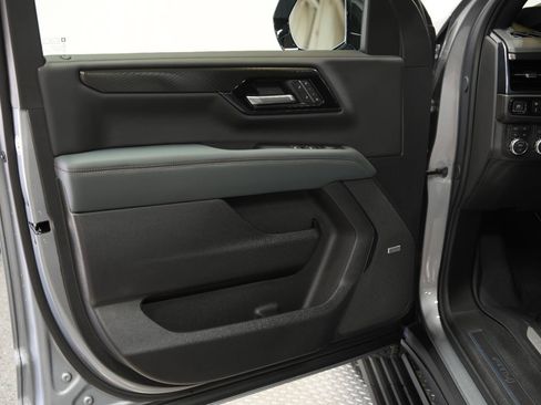 New 2026 GMC Yukon XL AT4 w/ AT4 Premium Plus Package AWD/4WD image 29