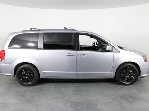 Used 2019 Dodge Grand Caravan GT image 13