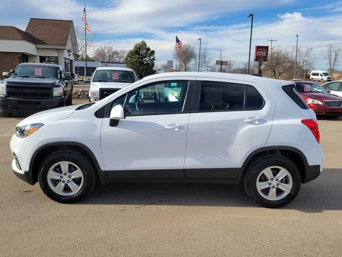 Used 2020 Chevrolet Trax LS w/ Tint and Cruise Package AWD/4WD image 11