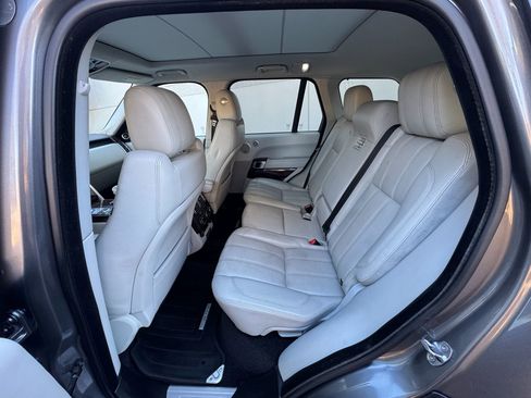 Used 2014 Land Rover Range Rover HSE image 23
