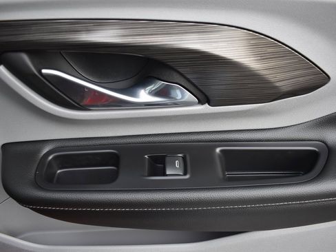 Used 2024 GMC Terrain SLT w/ Tech Package image 14