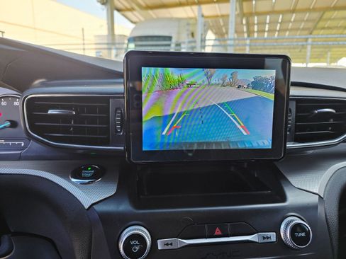 Used 2020 Ford Explorer XLT w/ Equipment Group 202A image 19