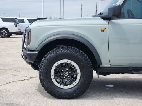 Used 2024 Ford Bronco Badlands w/ Sasquatch Package AWD/4WD image 9