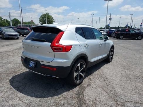 Used 2019 Volvo XC40 T4 Inscription FWD image 4