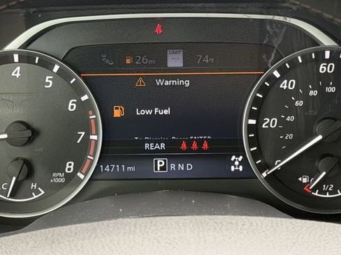 Used 2024 Nissan Titan Platinum Reserve w/ Moonroof Package image 17