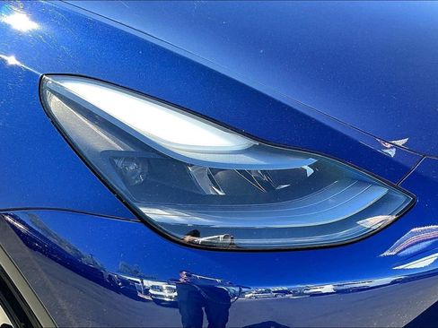 Used 2022 Tesla Model Y Performance image 32