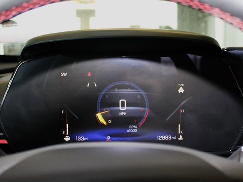 Used 2025 Chevrolet Trax RS w/ Driver Confidence Package image 28