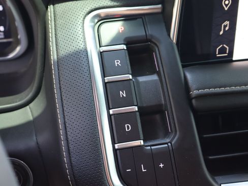 Used 2023 GMC Yukon SLT RWD image 47