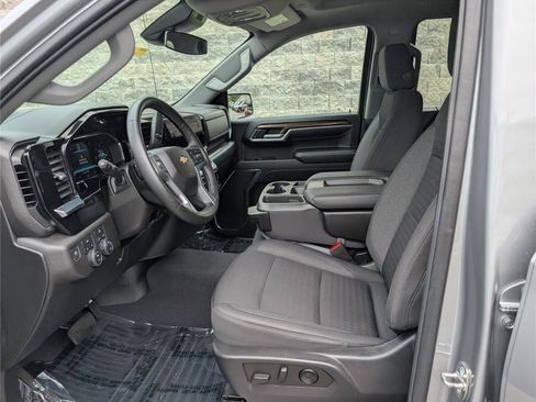Used 2023 Chevrolet Silverado 1500 LT AWD/4WD image 14