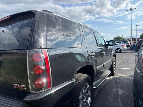 Used 2010 GMC Yukon Denali AWD/4WD image 2