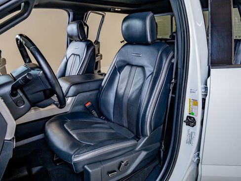 Used 2022 Ford F250 Platinum w/ FX4 Off-Road Package AWD/4WD image 30