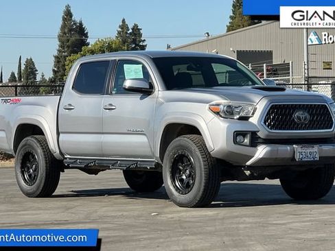 Used 2019 Toyota Tacoma TRD Sport w/ Technology Package AWD/4WD image 1