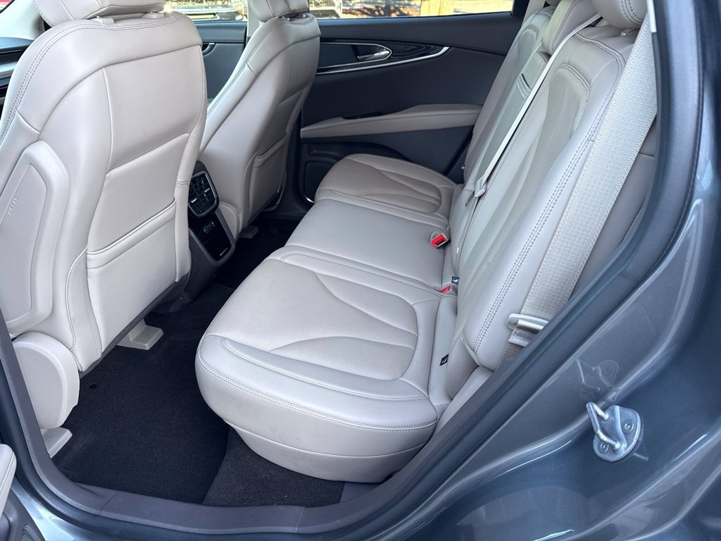 Used 2023 Lincoln Nautilus Reserve AWD/4WD image 23