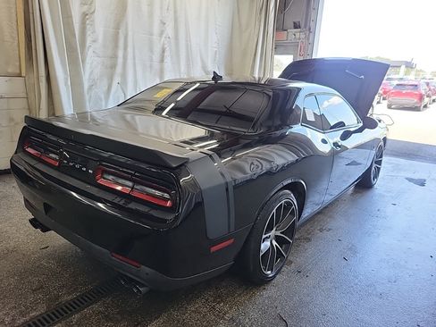 Used 2016 Dodge Challenger R/T Scat Pack w/ Leather Interior Group RWD image 4