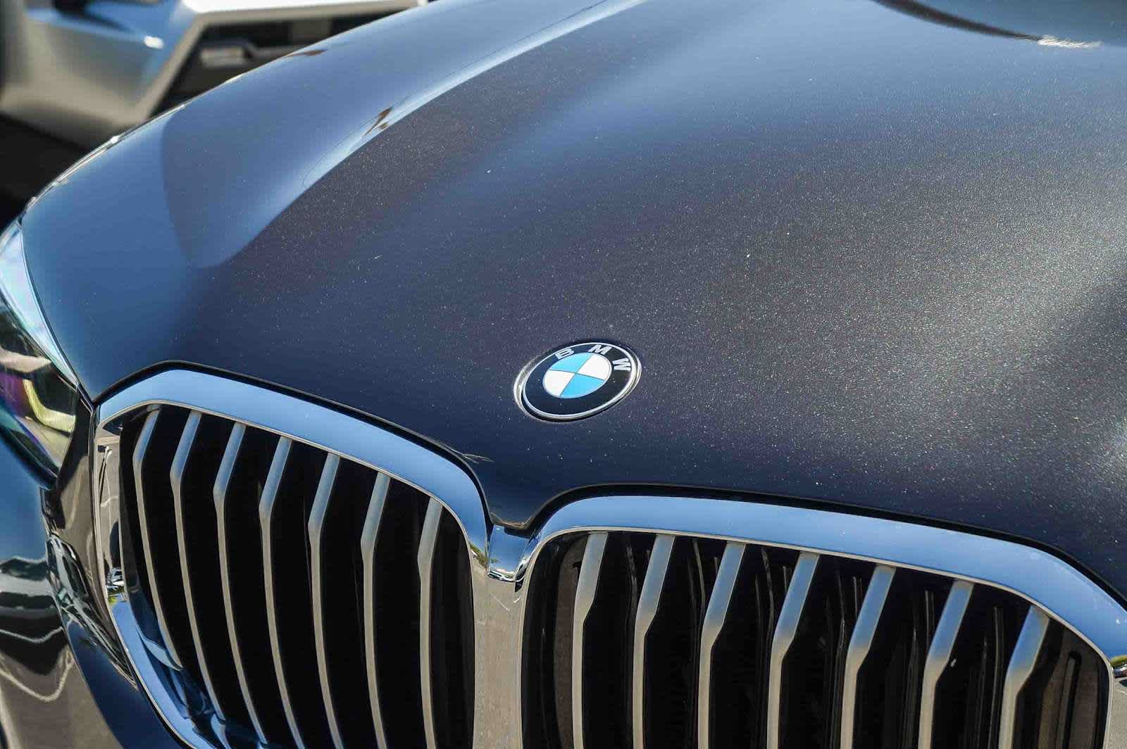 Used 2023 BMW X5 xDrive40i w/ Parking Assistance Package AWD/4WD image 9