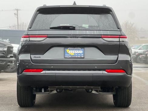 New 2026 Jeep Grand Cherokee Altitude image 5