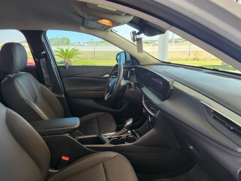 Used 2024 Buick Encore GX Preferred image 18