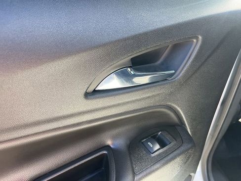 Used 2023 Chevrolet Equinox LT image 31