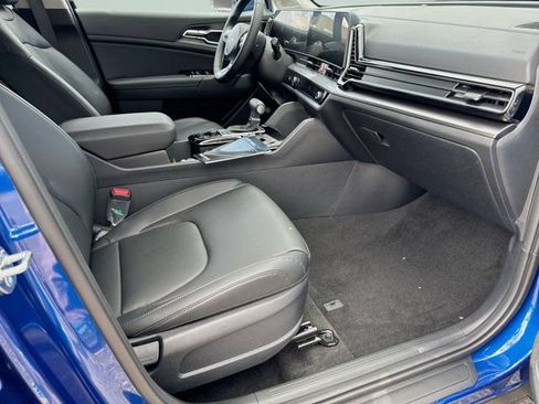 Used 2025 Kia Sportage EX w/ Premium Package FWD image 10