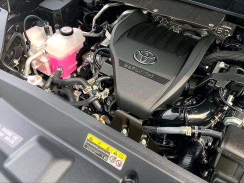 Used 2026 Toyota Highlander Limited AWD/4WD image 37