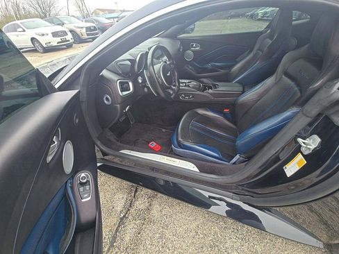 Used 2019 Aston Martin V8 Vantage Coupe RWD image 4