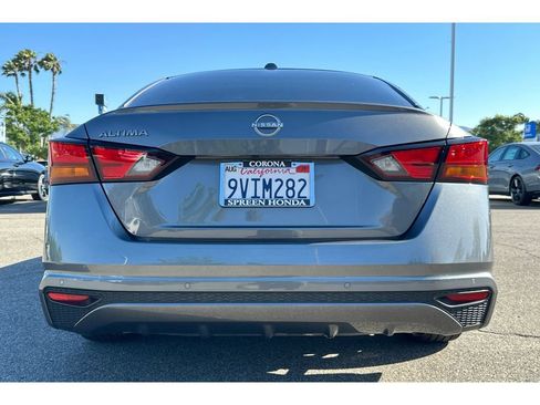 Used 2025 Nissan Altima 2.5 SV FWD image 4