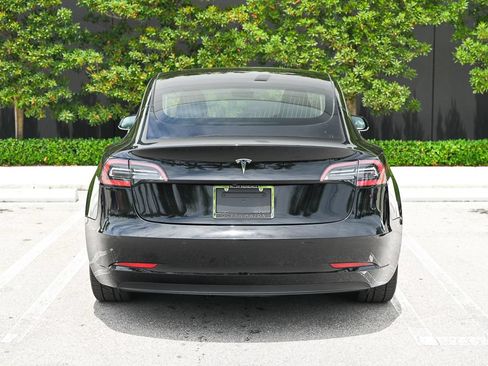 Used 2020 Tesla Model 3 Standard Range Plus RWD image 3