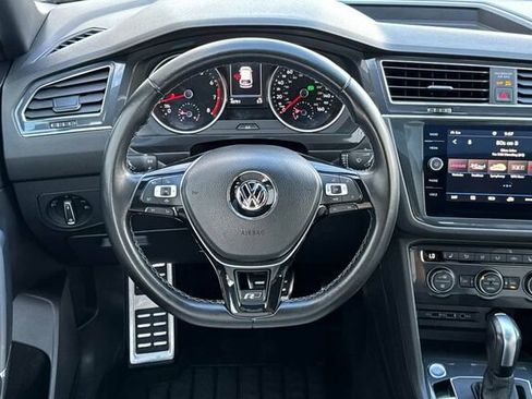 Certified 2020 Volkswagen Tiguan SE R-Line image 14