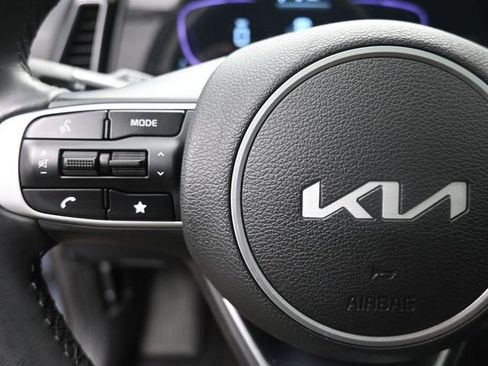 Used 2025 Kia Sportage EX w/ Premium Package FWD image 15
