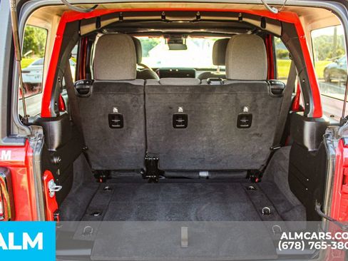 Used 2025 Jeep Wrangler Unlimited Sport AWD/4WD image 18