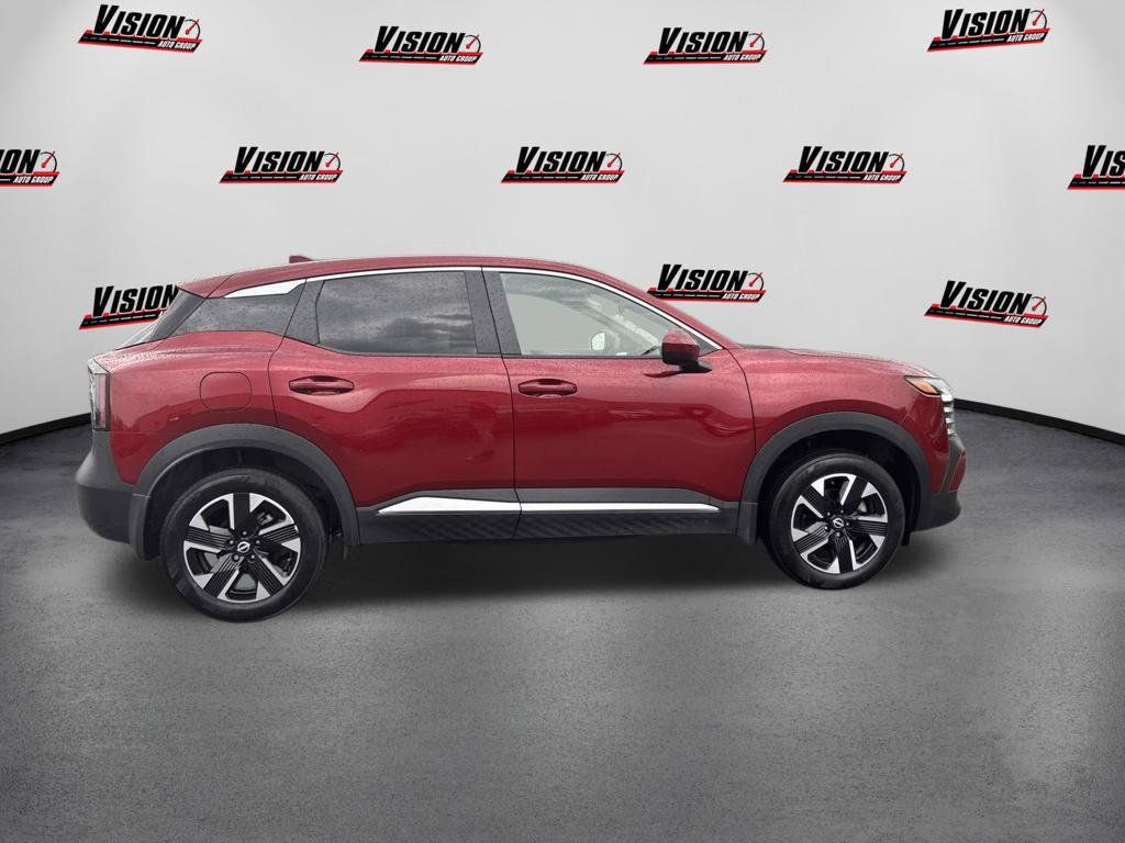 Used 2025 Nissan Kicks SV AWD/4WD image 4