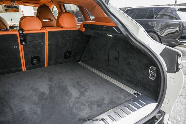 Used 2021 Aston Martin DBX AWD/4WD image 71