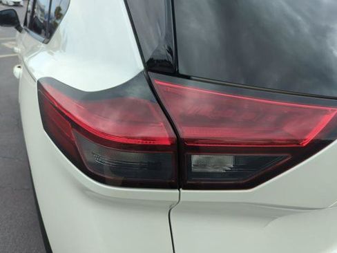 Certified 2021 Nissan Rogue SV FWD image 18