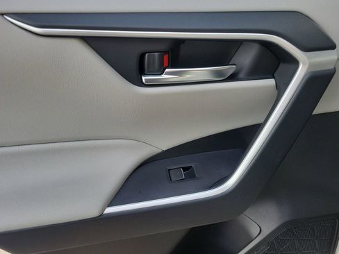 Used 2023 Toyota RAV4 XLE image 8