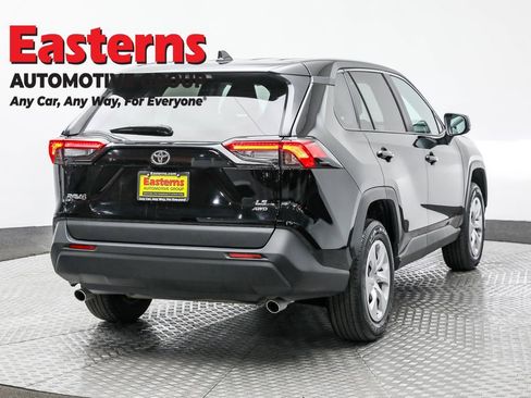 Used 2024 Toyota RAV4 LE image 5