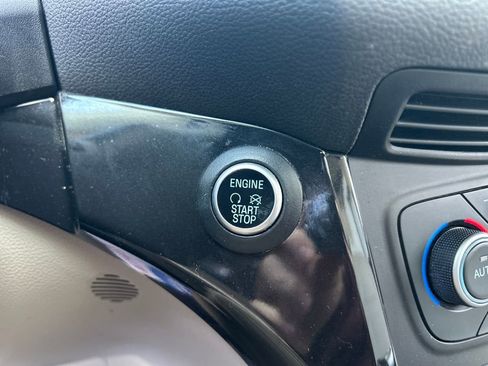 Used 2019 Ford Escape Titanium image 39