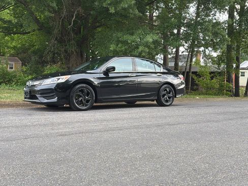 Used 2016 Honda Accord LX image 2