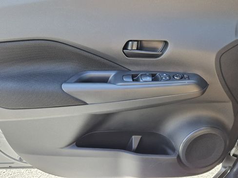 New 2025 Nissan Kicks Play S image 15