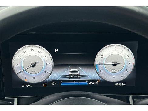 Used 2023 Hyundai Elantra Limited image 25