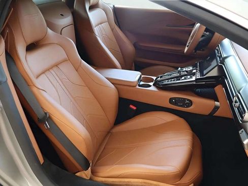 Used 2026 Aston Martin V8 Vantage Convertible RWD image 19