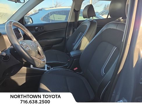 Used 2022 Hyundai Venue Limited w/ Cargo Package image 14