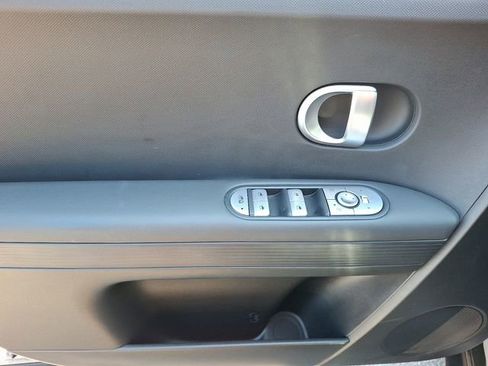 Used 2023 Hyundai Ioniq 5 SE image 16