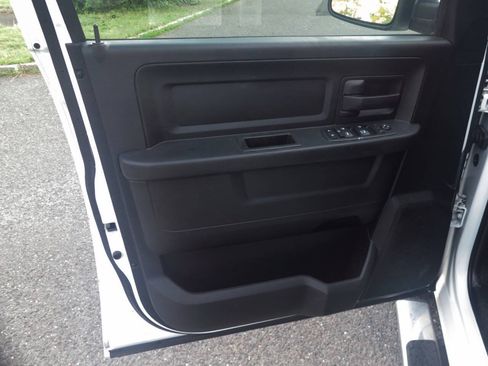 Used 2017 RAM 1500 Express AWD/4WD image 19