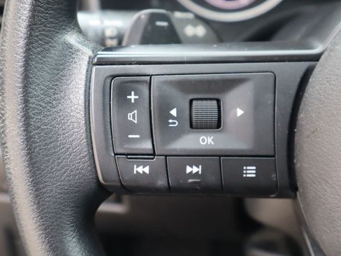 Used 2023 Nissan Rogue S AWD/4WD image 12