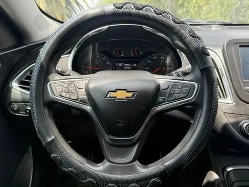 Used 2018 Chevrolet Malibu LT FWD image 19